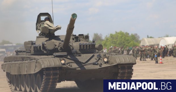 Военният министър Красимир Каракачанов подписа нова крупна военна сделка без
