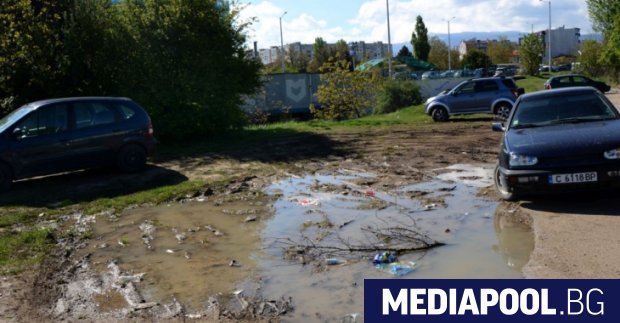 22 години Столична община не смогва да завърши буферния паркинг
