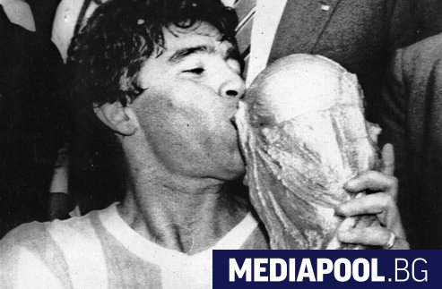 Аржентински сенатор иска да постави изображение на Диего Марадона на