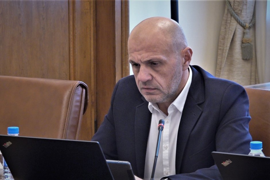 България ще разполага с 804 млн. лв. за справяне с последиците от Covid-19 през 2021 г.