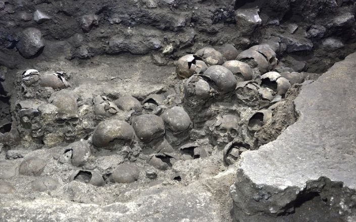 Стена от 119 човешки черепа, включително и на деца, бе открита в Мексико