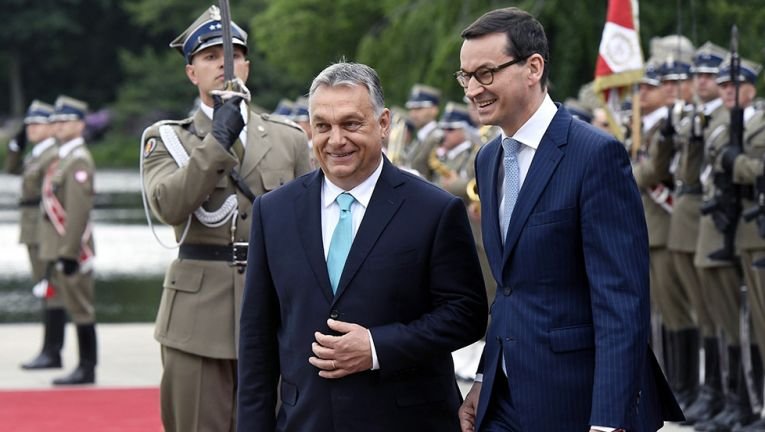 Премиерите на Унгария и Полша Виктор Орбан и Матеуш Моравецки