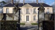 Макрон е с висока температура в резиденцията във Версай