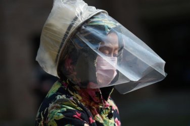 Китайски учени: Заразените с коронавирус в Ухан са 10 пъти повече от официално обявените
