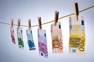 30 германски банки под надзор за пране на пари