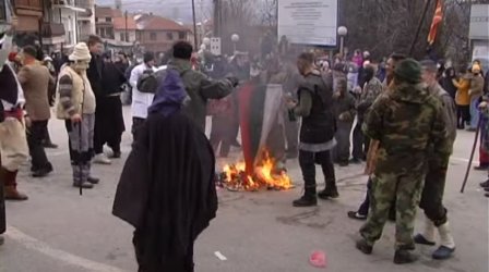 Македонската прокуратура заведе дело за палежа на българското знаме