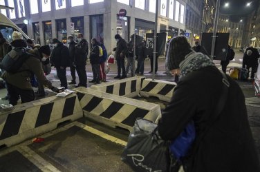 Пандемията разкрива уязвимостта на "новите бедни" в Италия