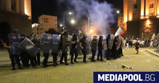 Няма данни за полицейско насилие срещу протестиращи Може да се