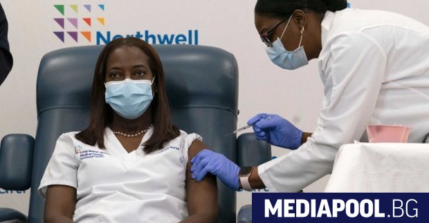 Здравните власти в САЩ искат да ускорят ваксинацията в момент