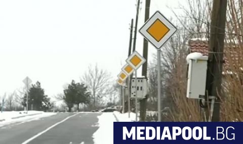 Няма шега няма измама 14 еднакви пътни знака са