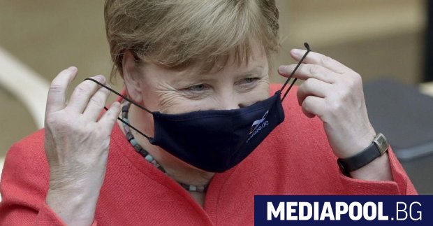 Федералната канцлерка Ангела Меркел е казала пред депутати от консервативната
