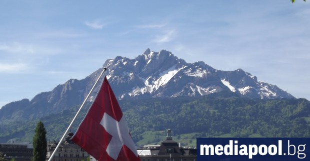 Швейцария ще затвори от понеделник всички магазини които не са