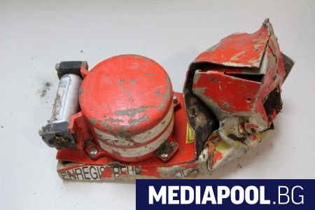 Индонезия засече сигнали които може да идват от черната кутия