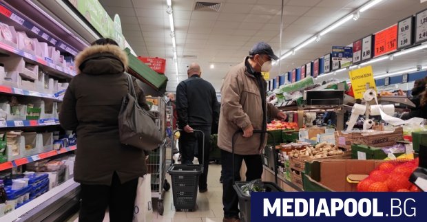 След като Брюксел заплаши страната ни със съд заради изискването