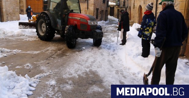 Най тежката зимна буря в Испания от десетилетия отне живота