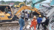Десетки загинаха в Индонезия при земетресение от 6.2 по Рихтер