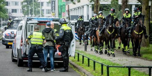 Сблъсъци с полицията през втората нощ на полицейския час в Нидерландия