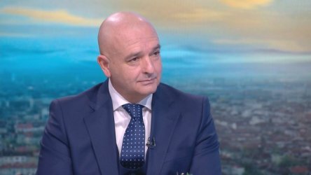 Проф. Мутафчийски: Заведенията не трябва да отварят преди 1 март