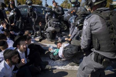 Бунтът на ултраортодоксалните застрашава надеждата на Нетаняху за преизбиране