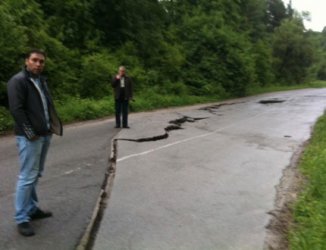Пропадна пътят между селата Рударци и Кладница