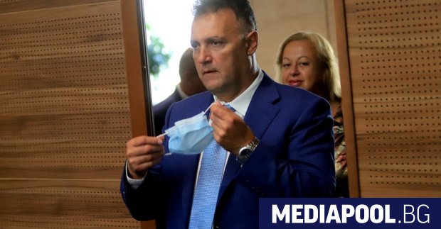 Председателят на парламентарната енергийна комисия Валентин Николов от ГЕРБ обяви