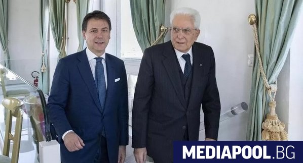 Италианският премиер Джузепе Конте връчи днес оставката си на президента