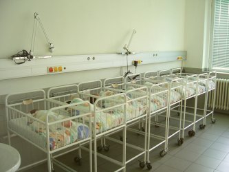 Пандемията не доведе до повече бебета в България