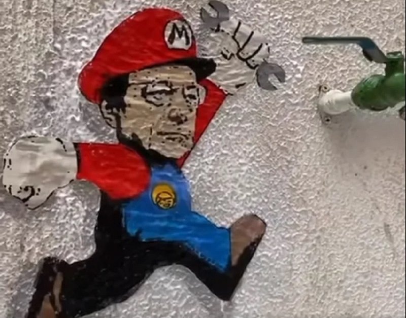 "Супер" Марио Драги като водопроводчик