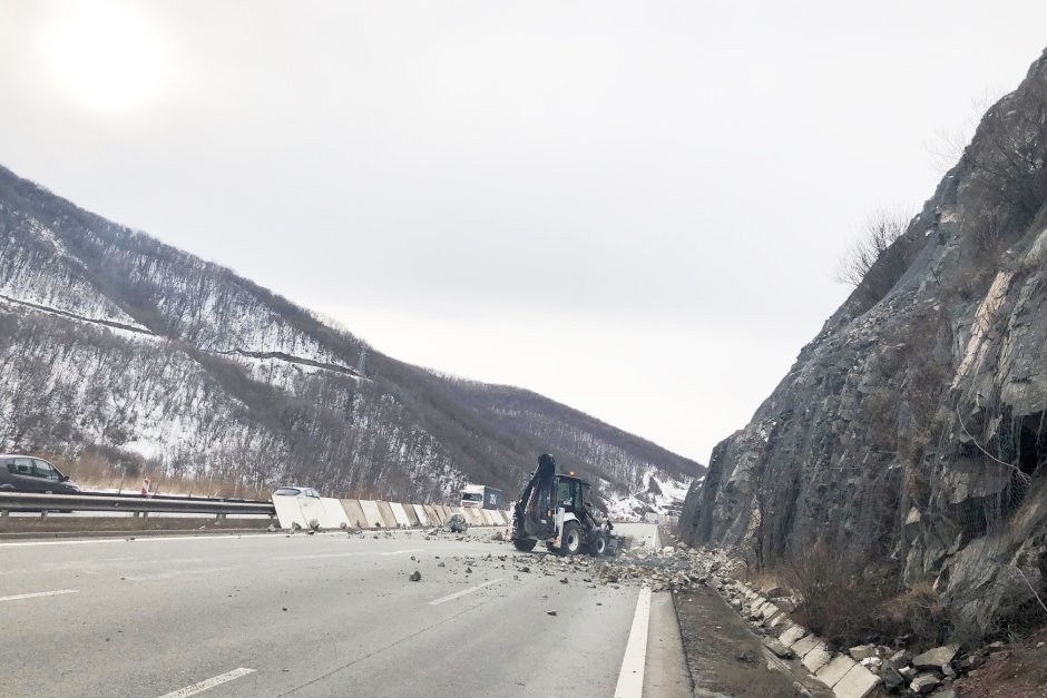 Пътната агенция ще затваря превантивно пътища заради опасност от срутвания