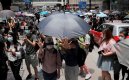 Хиляди бягат от Хонконг към Великобритания, опасявайки се от китайски репресии