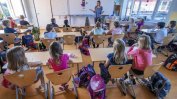 Словакия ще отвори постепенно училищата и детските градини