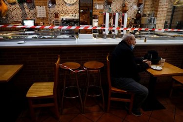 Ресторантьори в Нидерландия искат да съдят властите заради корона ограниченията