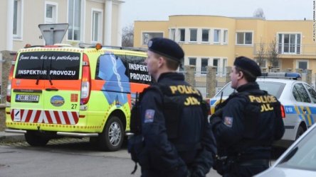 Чехите ще попълват декларации, за да излязат от квартала