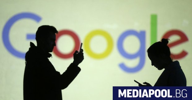 Сър Тимъти Бърнърс Лий британският физик и компютърен специалист известен като