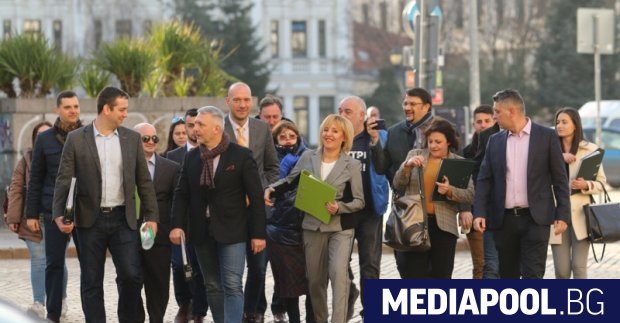 Централната избирателна комисия регистрира коалицията на Мая Манолова Изправи се