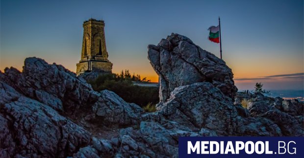 Община Габрово отменя създадената организация за църковно-военен ритуал на връх