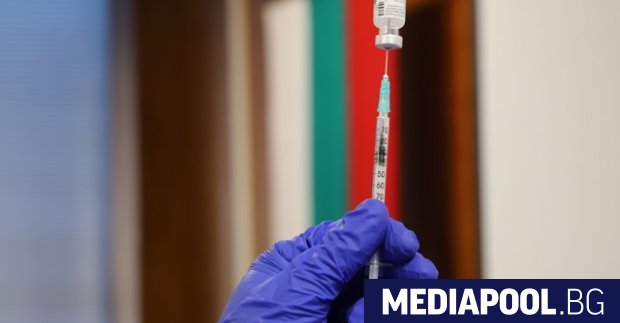 21 от пълнолетните българи заявяват категорично намерение да се ваксинират