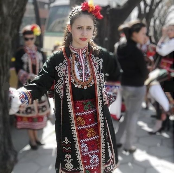 Актрисата Мария Бакалова честити и разказва за 3 март в Инстаграм