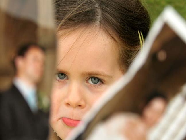 Близо две трети от българите не искат да са приемни родители