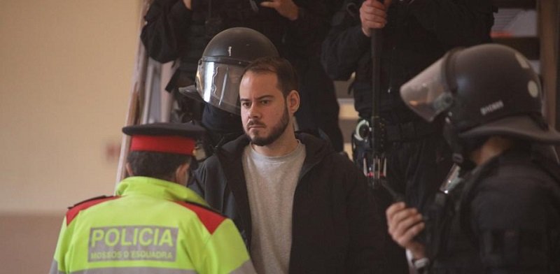 Пабло Асел по време на ареста