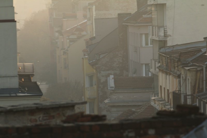 Опасно мръсен въздух в София