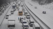 Обилен снеговалеж предизвика нарушения на транспорта в Германия и Великобритания