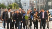 Манолова, Хаджигенов и Бабикян водят листите на "Изправи се! Мутри вън" в София