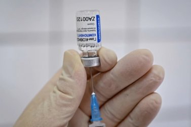 Русия се хвали с износа на ваксини срещу Covid, а тихомълком внася дози