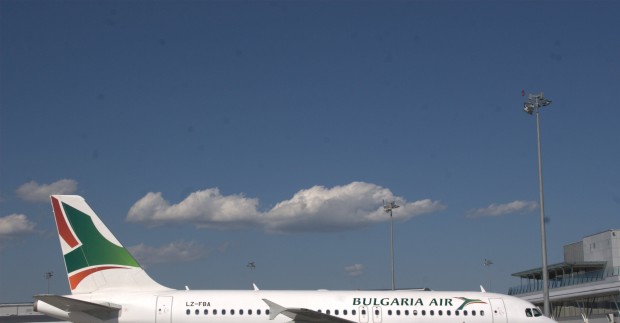 Авиокомпанията България Ер ще лети от София до три от