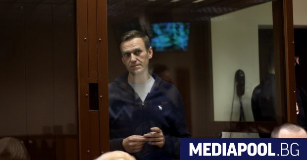 Руският опозиционер Алексей Навални е бил преместен от следствения изолатор