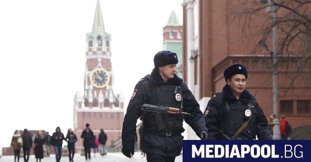 Руската полиция задържа днес около 200 души включително няколко видни