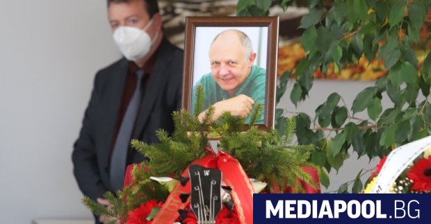 С пъстри спомени разказани през сълзи но с усмивка с