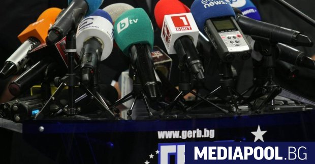 Пети март 8 часа По една от големите телевизии започва