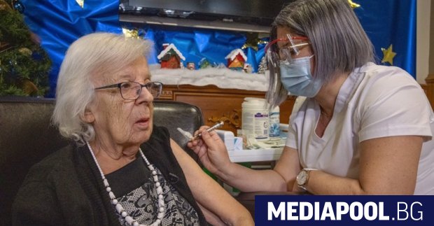 Канада спря да временно да прилага ваксината срещу Covid 19 на
